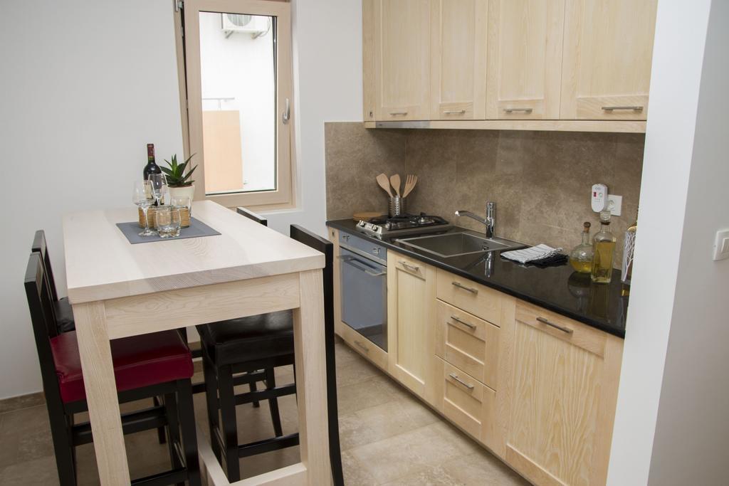 Apartments Brezanin 苏托莫雷 外观 照片