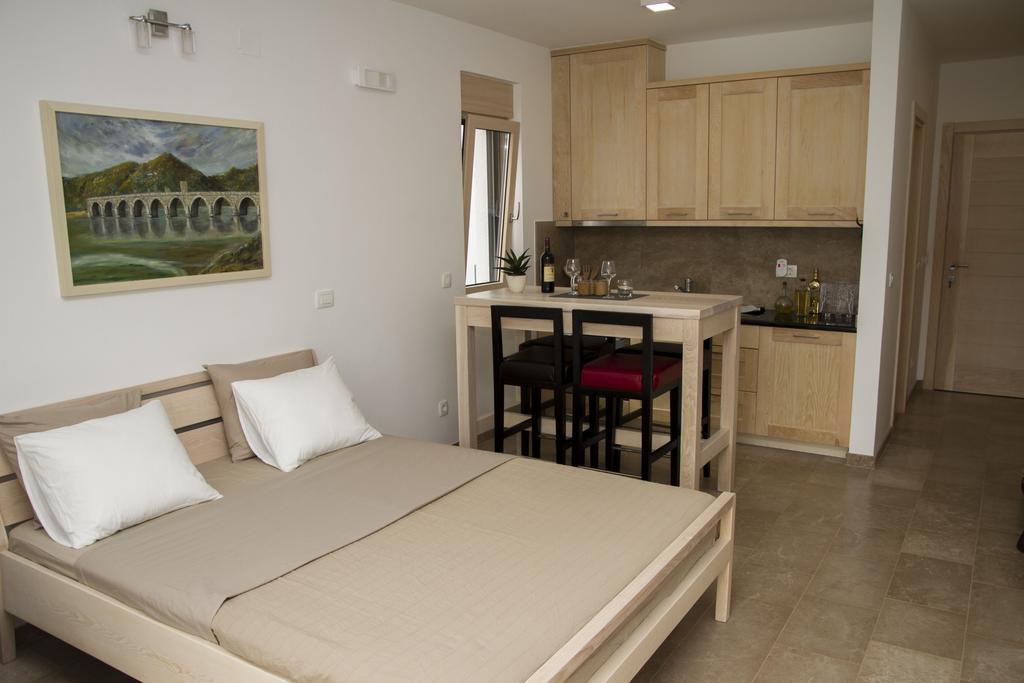 Apartments Brezanin 苏托莫雷 外观 照片